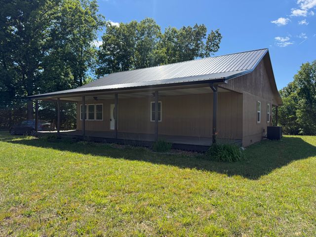 200 Hudson Lane, Russell Springs, KY 42642