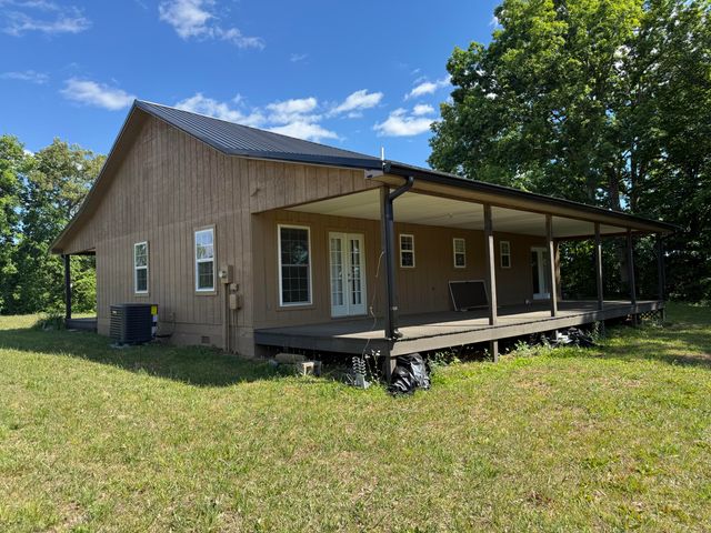 200 Hudson Lane, Russell Springs, KY 42642