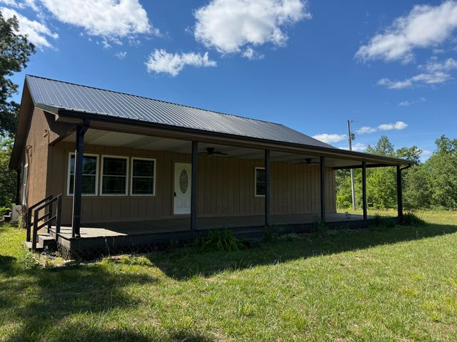 200 Hudson Lane, Russell Springs, KY 42642