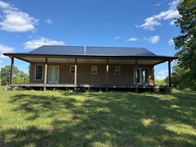 200 Hudson Lane, Russell Springs, KY 42642