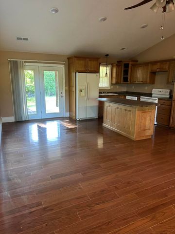 200 Hudson Lane, Russell Springs, KY 42642