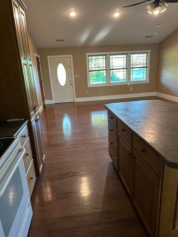 200 Hudson Lane, Russell Springs, KY 42642