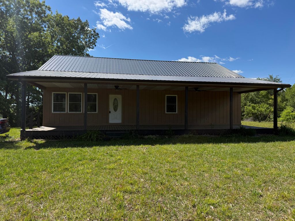 200 Hudson Lane, Russell Springs, KY 42642