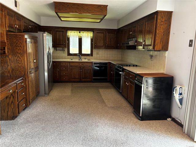 3005 S Viking Court, Independence, MO 64057