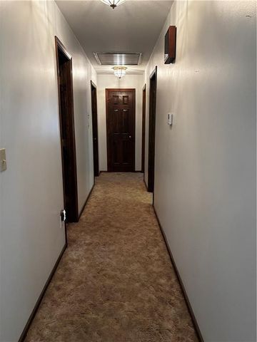 3005 S Viking Court, Independence, MO 64057
