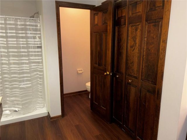 3005 S Viking Court, Independence, MO 64057