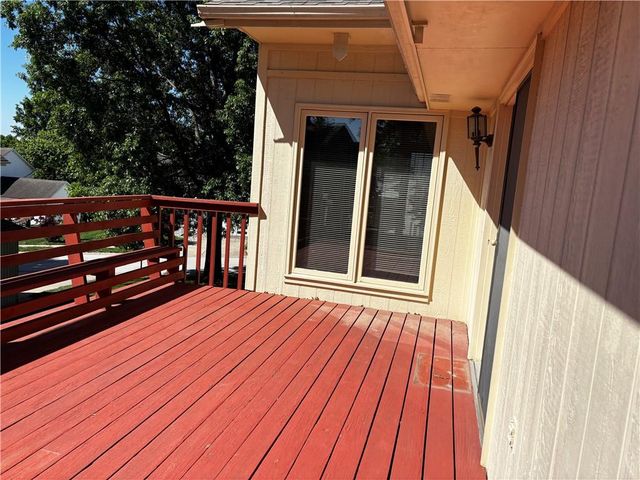 3005 S Viking Court, Independence, MO 64057