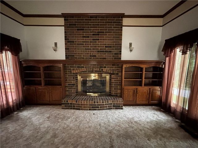 3005 S Viking Court, Independence, MO 64057