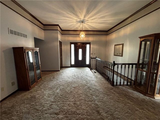 3005 S Viking Court, Independence, MO 64057