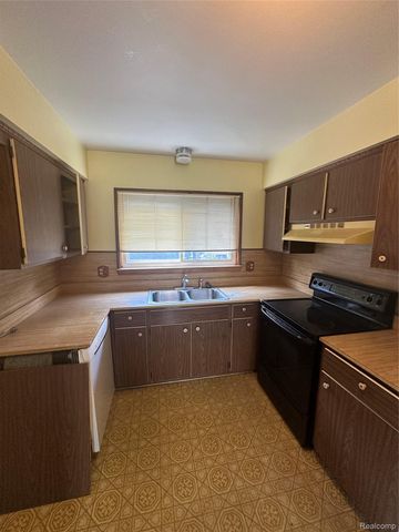 1111 Langley Boulevard, Clawson, MI 48017