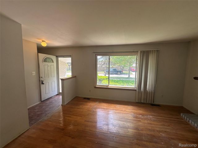 1111 Langley Boulevard, Clawson, MI 48017