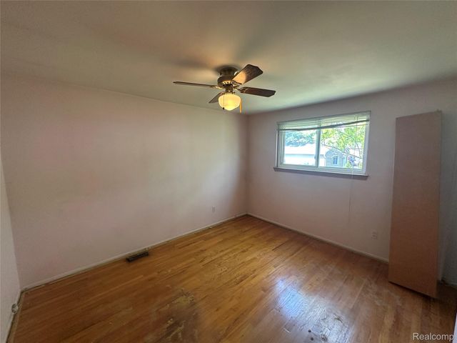 1111 Langley Boulevard, Clawson, MI 48017