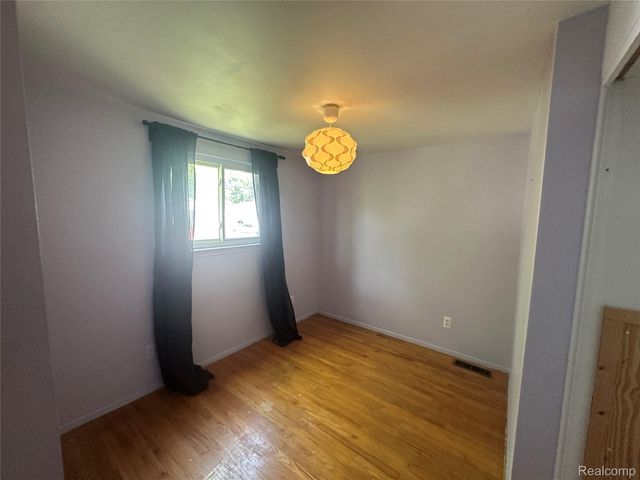 1111 Langley Boulevard, Clawson, MI 48017