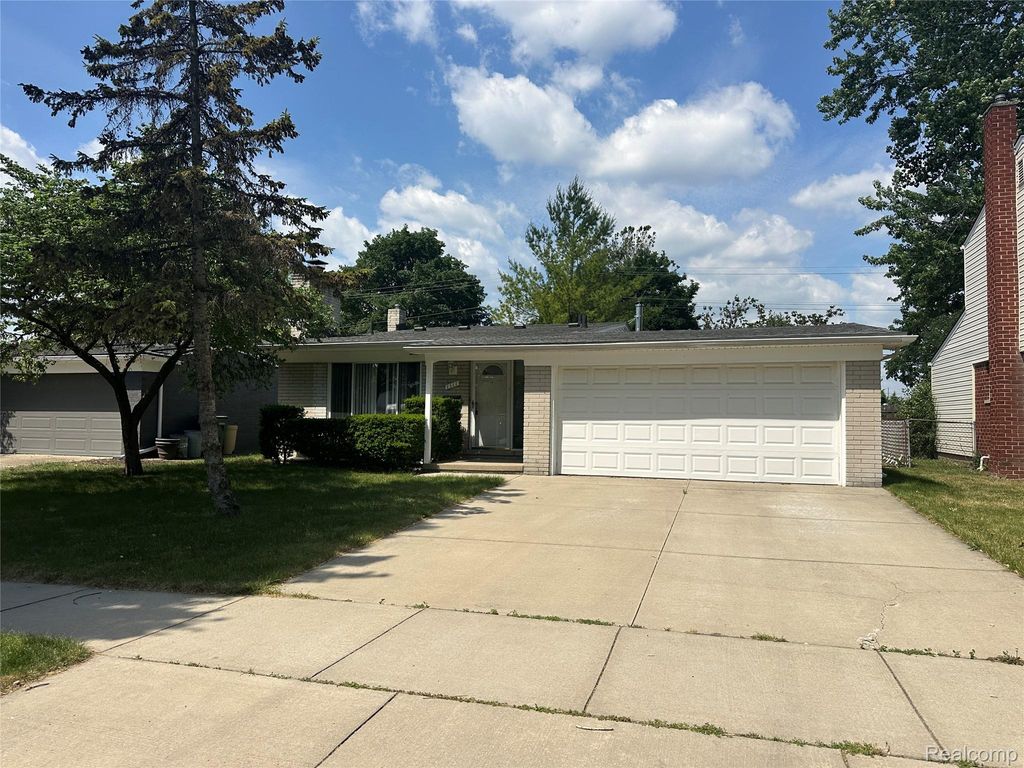 1111 Langley Boulevard, Clawson, MI 48017