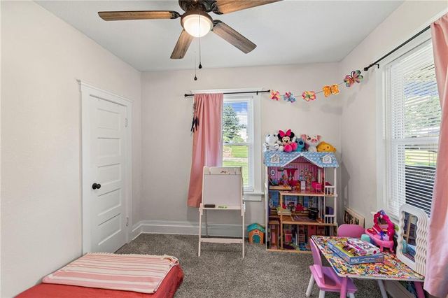 1004 Hickory Street, Excelsior Springs, MO 64024