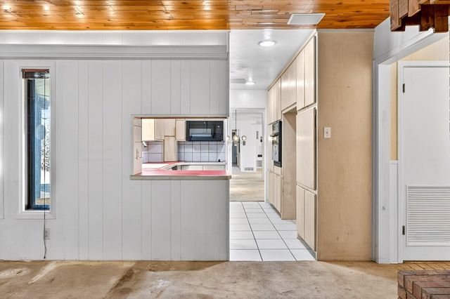 1502 Ventura Ave, Midland, TX 79705