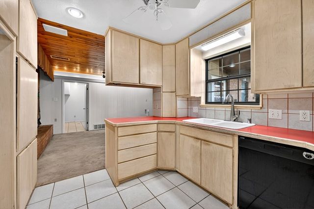 1502 Ventura Ave, Midland, TX 79705