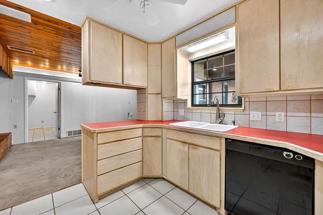 1502 Ventura Ave, Midland, TX 79705