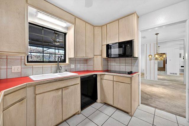 1502 Ventura Ave, Midland, TX 79705