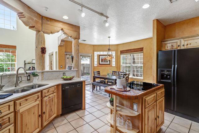 6334 Mojave Street NW, Albuquerque, NM 87120