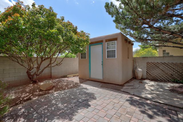 6334 Mojave Street NW, Albuquerque, NM 87120