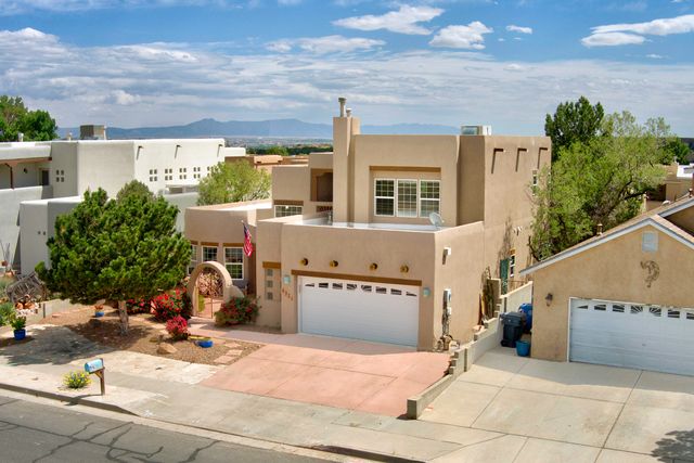 6334 Mojave Street NW, Albuquerque, NM 87120