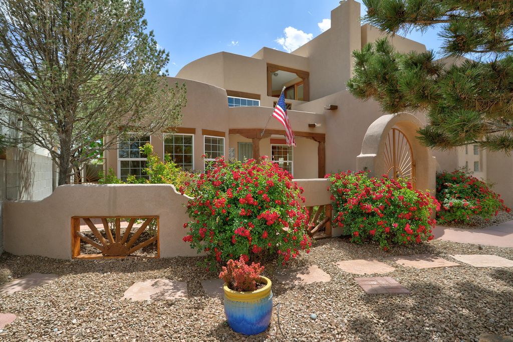 6334 Mojave Street NW, Albuquerque, NM 87120