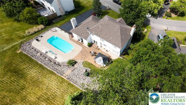 5526 Holiday Drive, Upper Macungie Twp, PA 18104