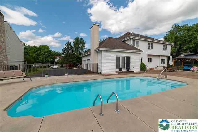 5526 Holiday Drive, Upper Macungie Twp, PA 18104