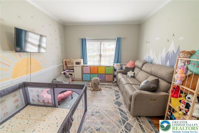 5526 Holiday Drive, Upper Macungie Twp, PA 18104