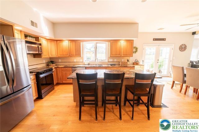 5526 Holiday Drive, Upper Macungie Twp, PA 18104
