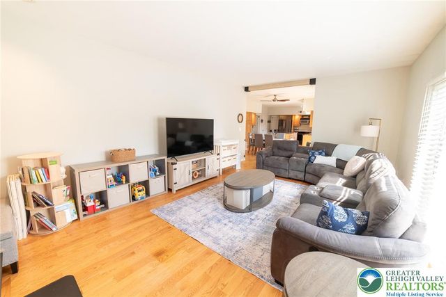 5526 Holiday Drive, Upper Macungie Twp, PA 18104