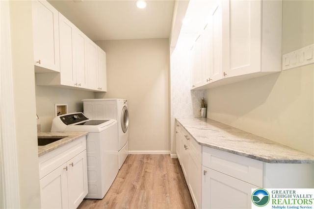 5526 Holiday Drive, Upper Macungie Twp, PA 18104