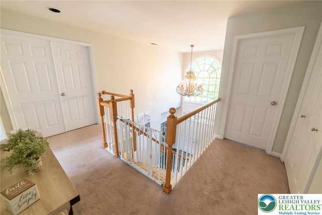 5526 Holiday Drive, Upper Macungie Twp, PA 18104