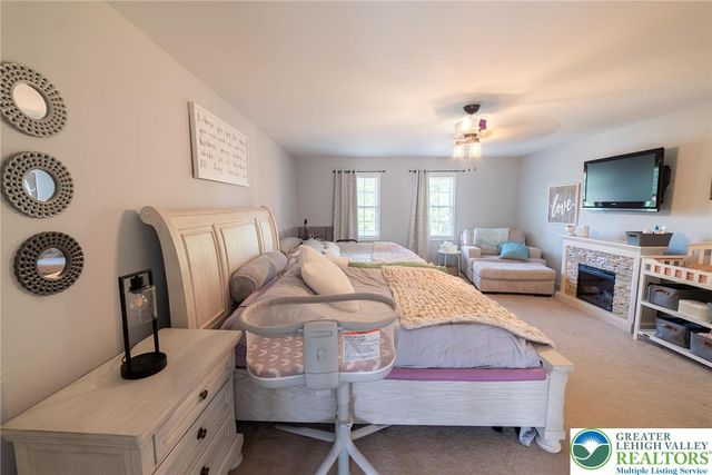 5526 Holiday Drive, Upper Macungie Twp, PA 18104