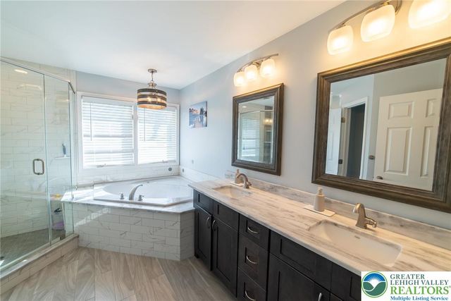 5526 Holiday Drive, Upper Macungie Twp, PA 18104