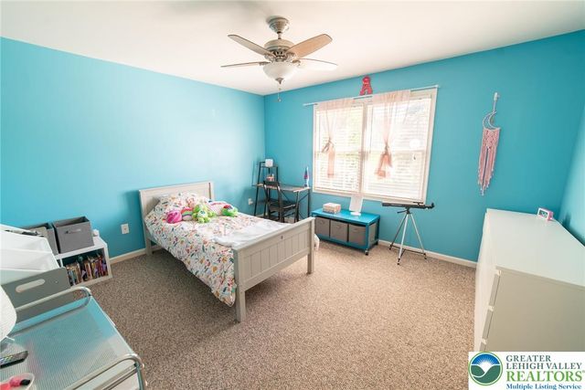 5526 Holiday Drive, Upper Macungie Twp, PA 18104