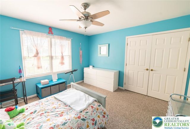 5526 Holiday Drive, Upper Macungie Twp, PA 18104
