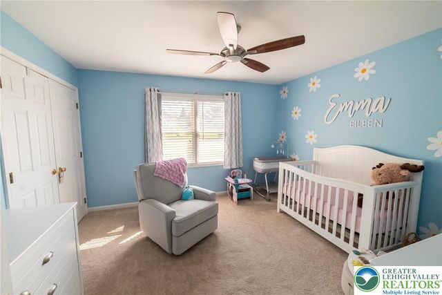 5526 Holiday Drive, Upper Macungie Twp, PA 18104