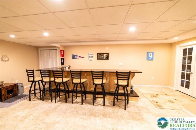 5526 Holiday Drive, Upper Macungie Twp, PA 18104