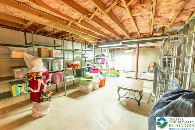 5526 Holiday Drive, Upper Macungie Twp, PA 18104