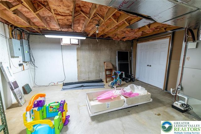 5526 Holiday Drive, Upper Macungie Twp, PA 18104