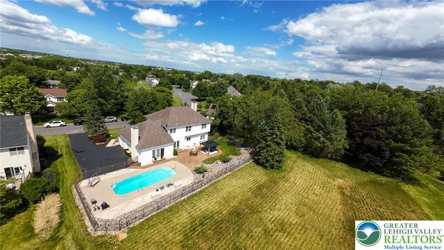 5526 Holiday Drive, Upper Macungie Twp, PA 18104