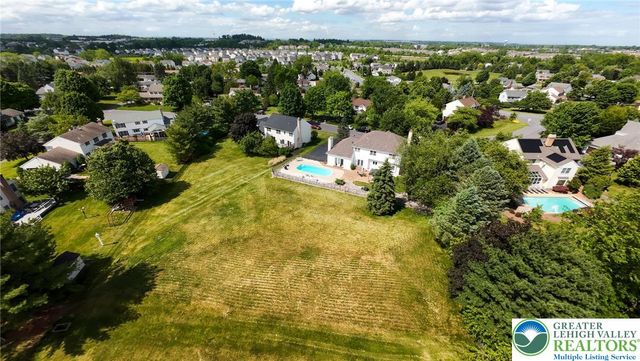 5526 Holiday Drive, Upper Macungie Twp, PA 18104