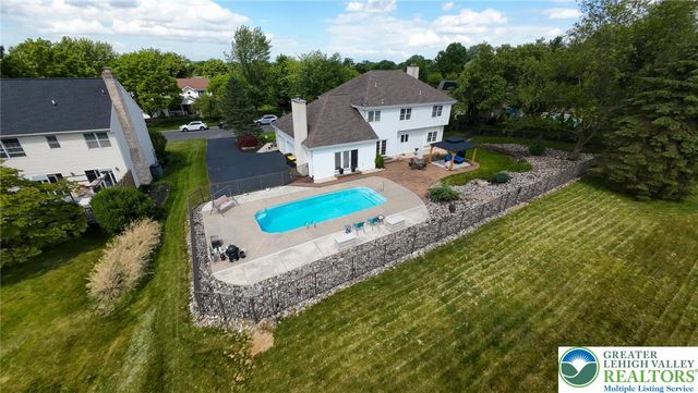 5526 Holiday Drive, Upper Macungie Twp, PA 18104