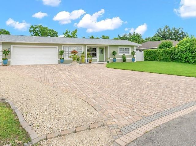 4151 19th CT SW, Naples, FL 34116