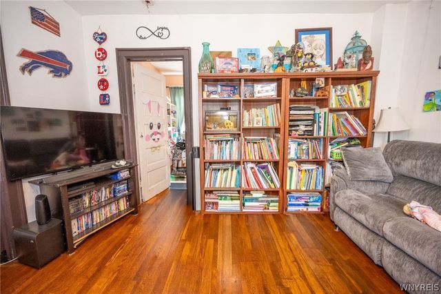 1925 South Park Avenue, Buffalo, NY 14220