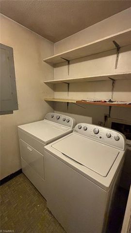 2223 Meloine Lane, Greensboro, NC 27407