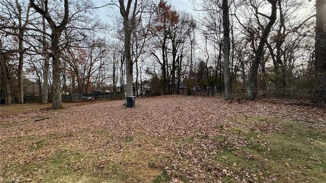 2223 Meloine Lane, Greensboro, NC 27407