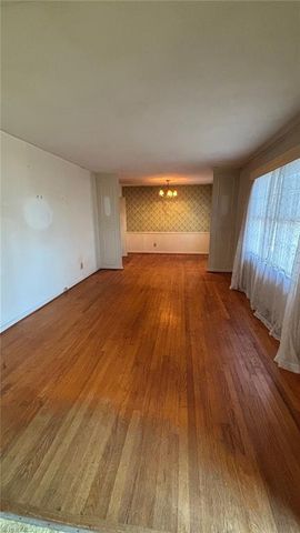 2223 Meloine Lane, Greensboro, NC 27407